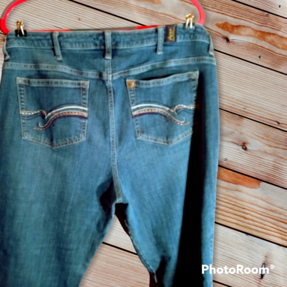 Aura Plus Size Jeans by Wrangler - Picture 1 of 5